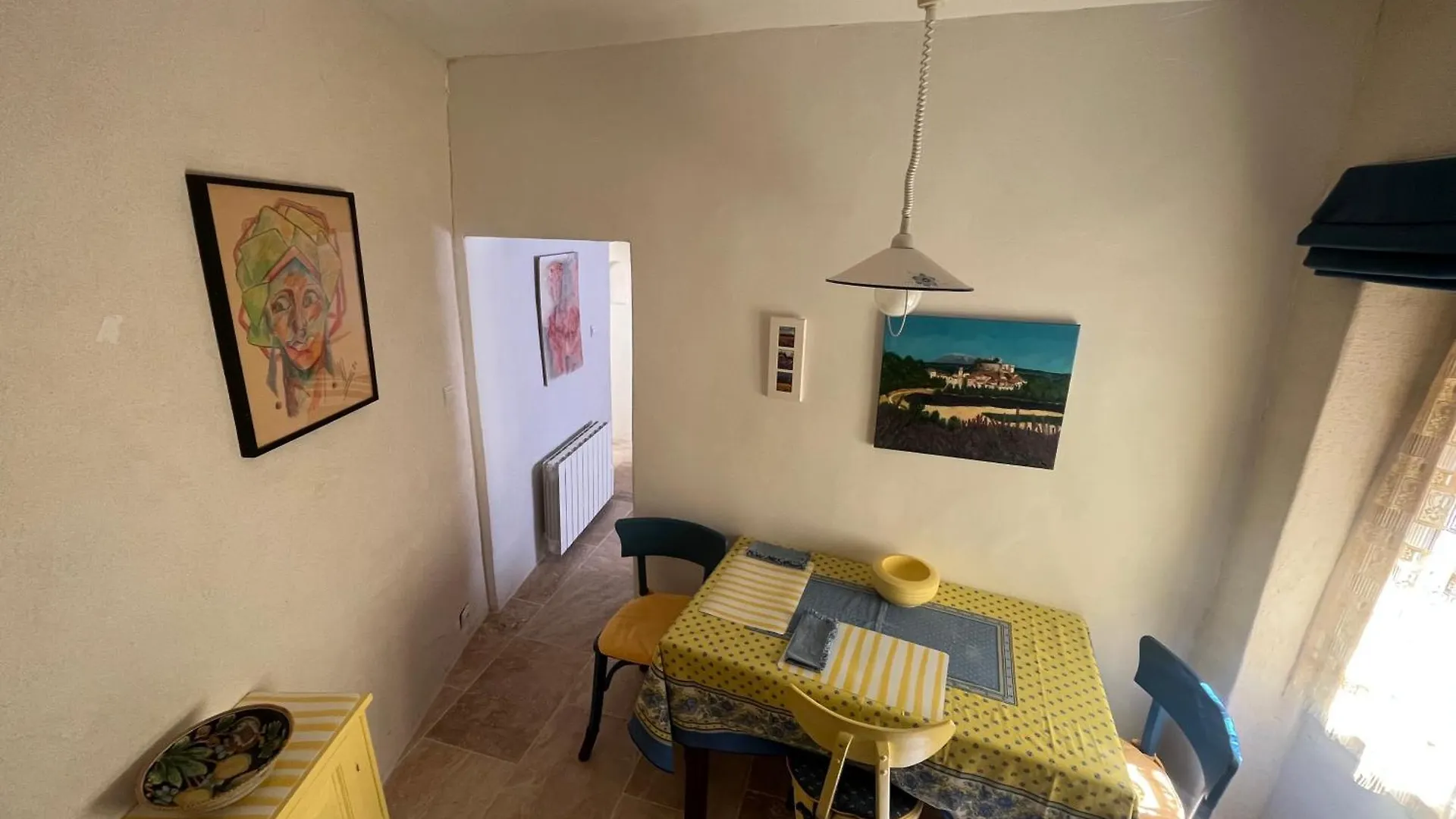 Appartement Complet - Salles Sous Bois  Salles-sous-Bois